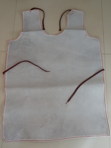 LEATHER APRON  24X36